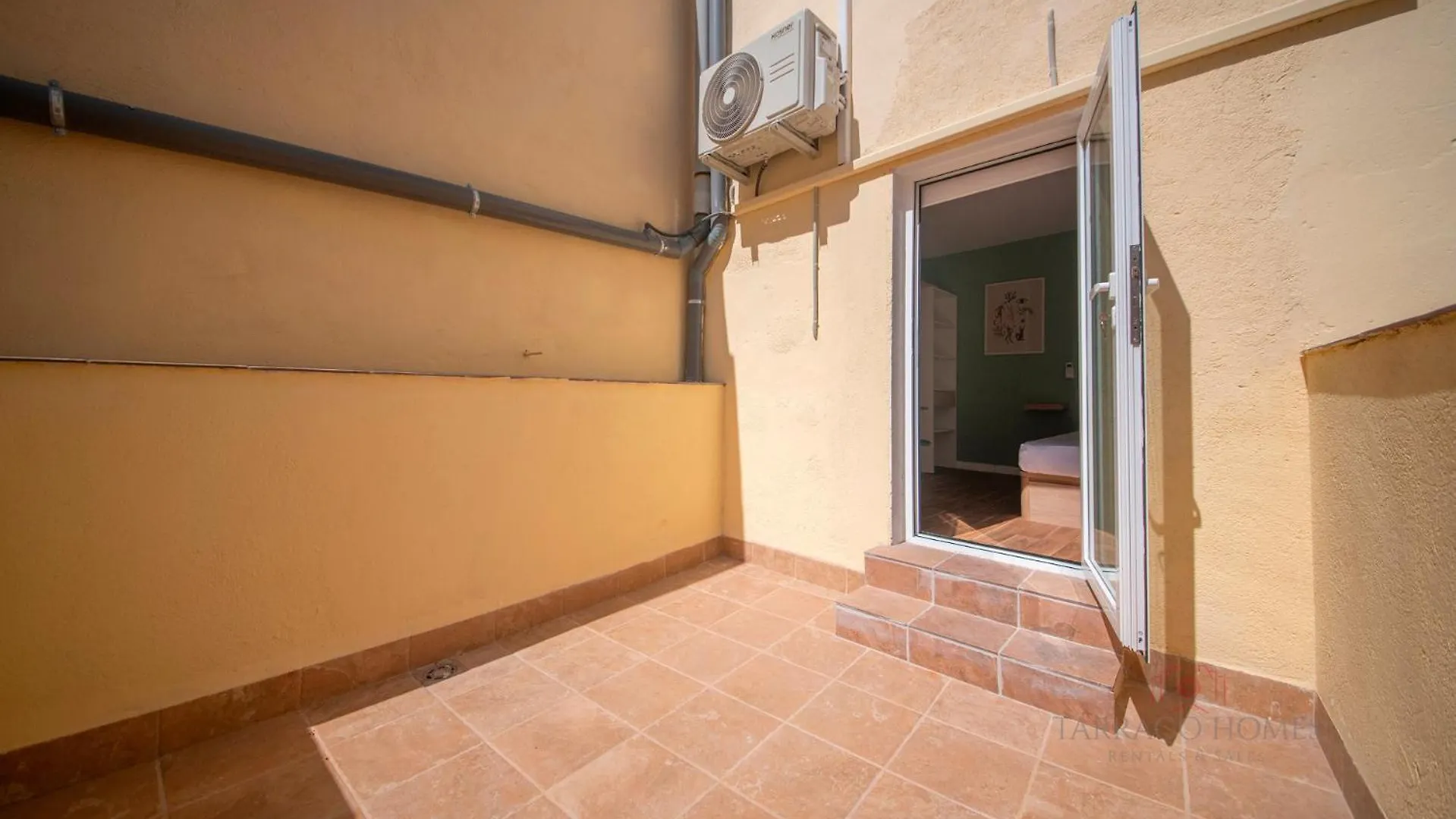Tarracohomes-Th08 Apartamento Con Patio Privado En El Centro De Tarragona Spain