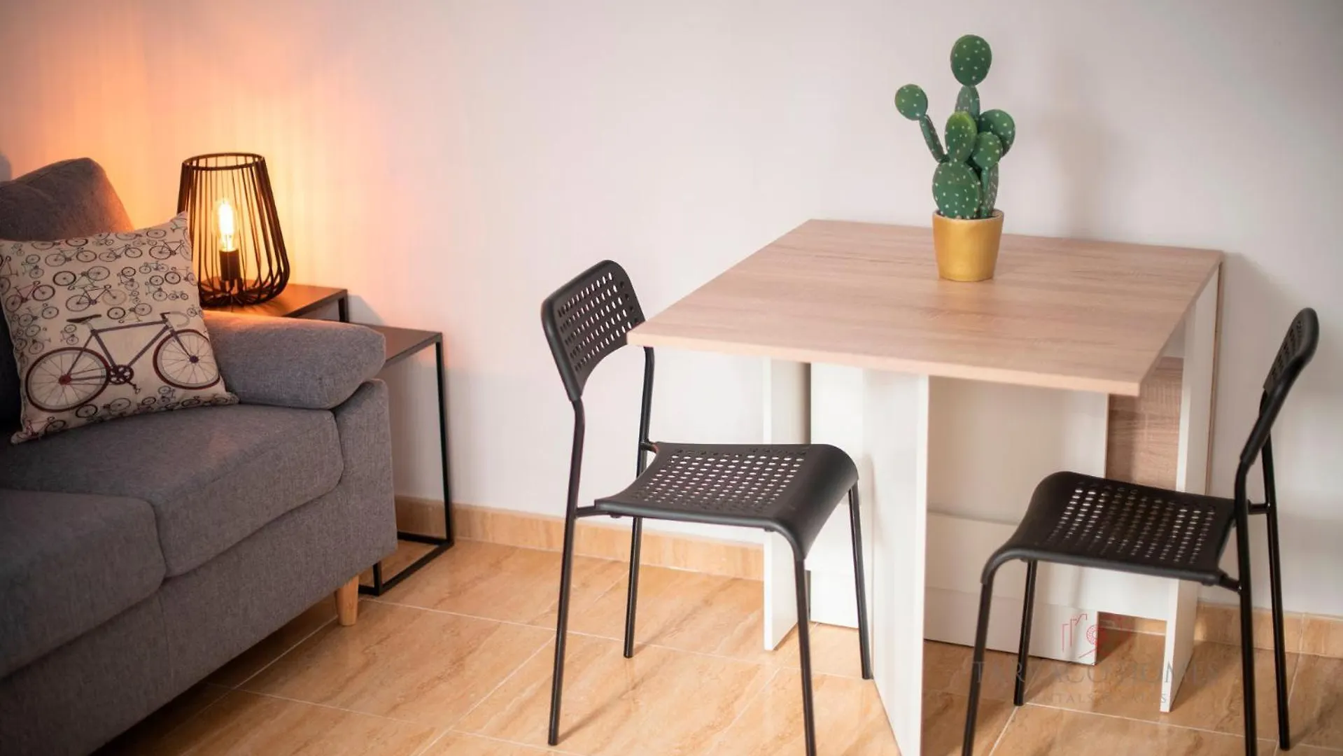 Tarracohomes-Th08 Apartamento Con Patio Privado En El Centro De Tarragona 0*,  Spain